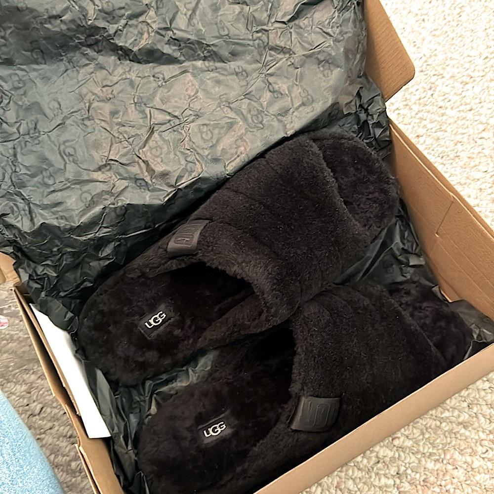 Men’s UGG Fluff You Slippers Size 12